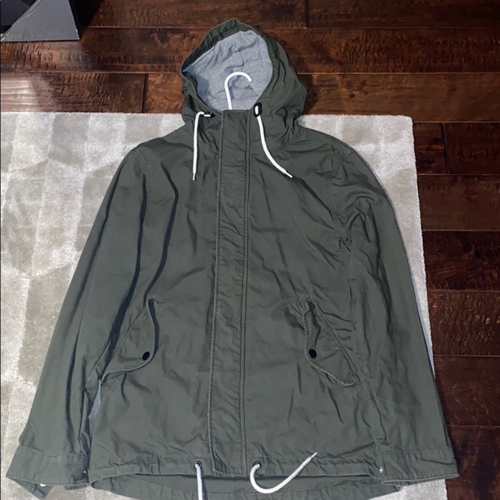 Dividend green trench coat